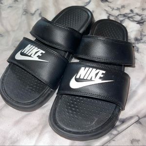 NIKE SLIPPERS